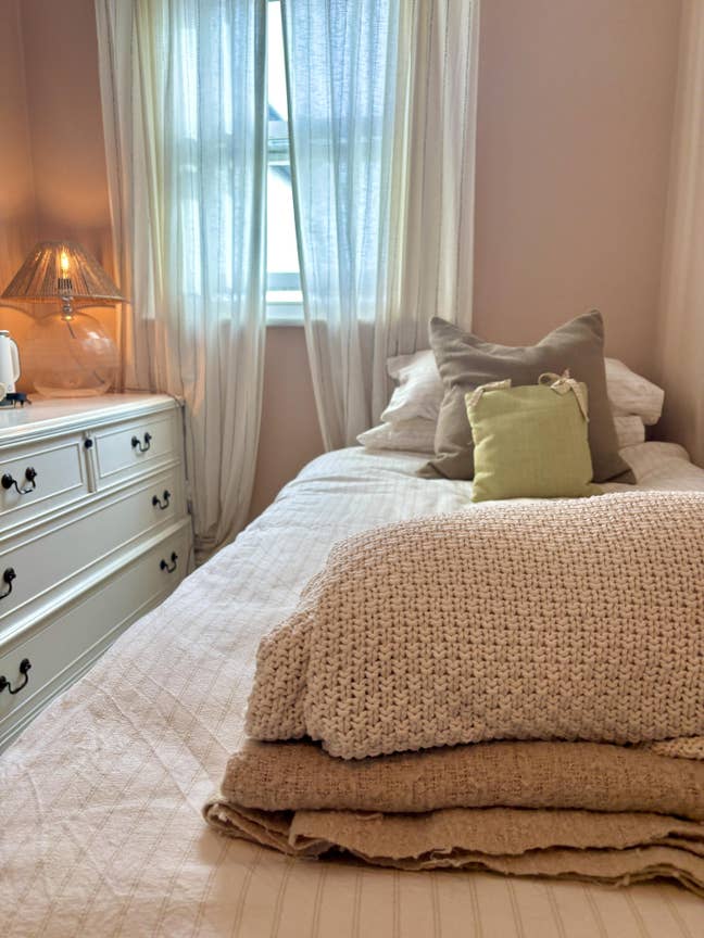Cosy single room in central Petworth cottage Main Photo