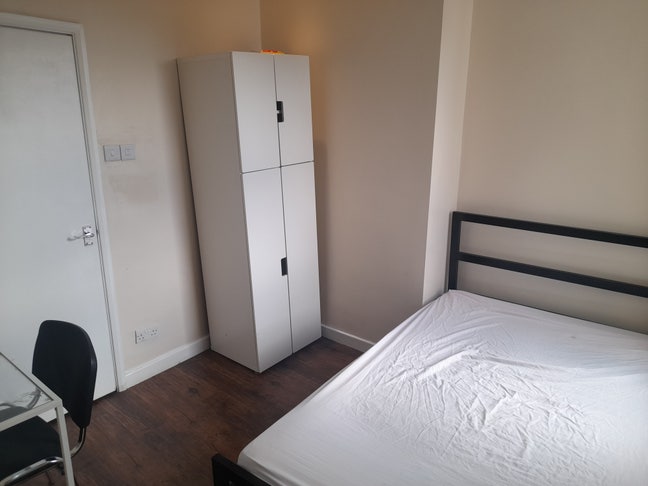 ST1/Hanley. Double Ensuite + Smart TV. BARGAIN! Main Photo