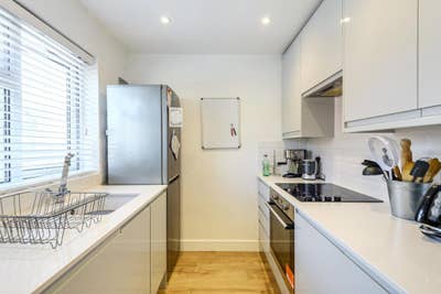 Newly renovated 2 double bedroom maisonette  Main Photo