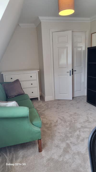 Double bedroom,including all bills, cleaning  Main Photo