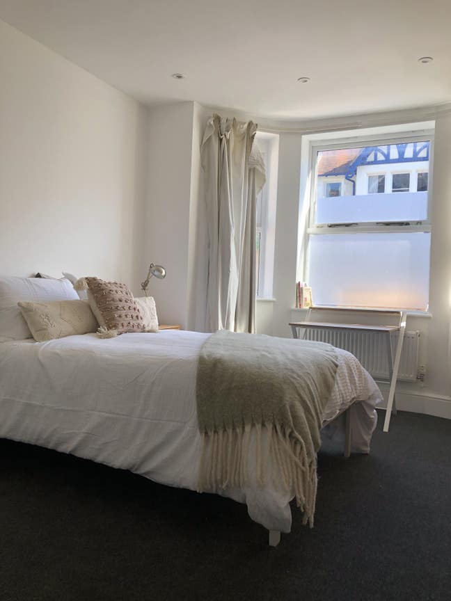 Single En-suite room close to oxford city centre  Main Photo