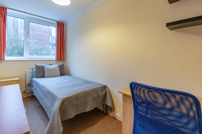 Single room available now in Headington  Main Photo