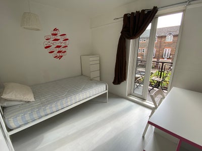 Lovely Doubles! Bethnal Green! Perfect Location! Main Photo