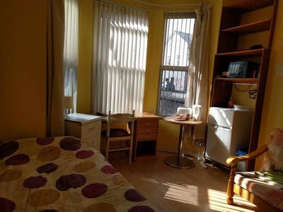 Single Ensuite Room  Main Photo