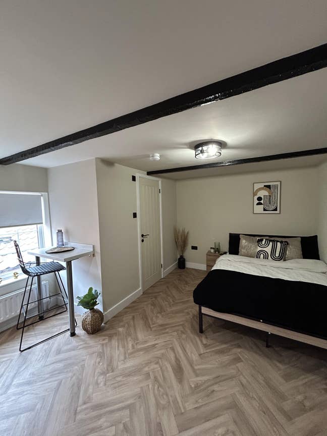Studio Style Rooms with Ensuites Main Photo