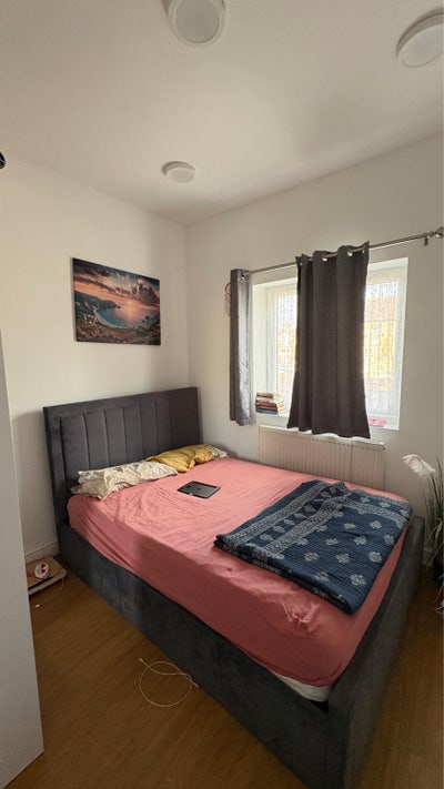 2 bedroom in Ilford  Main Photo