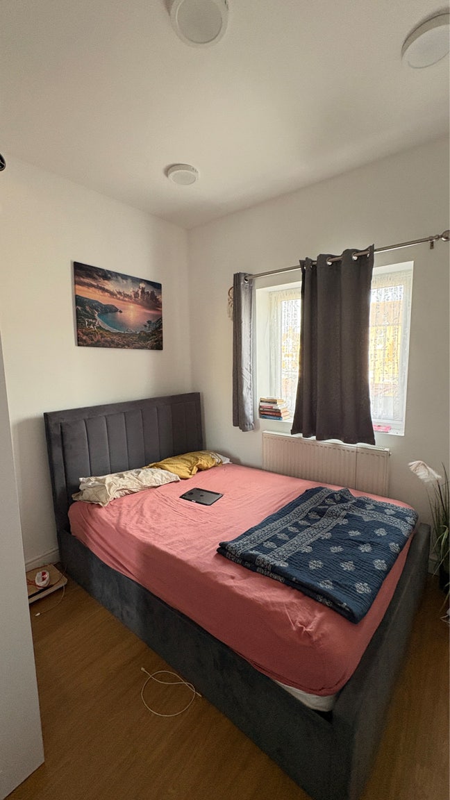 2 bedroom in Ilford  Main Photo