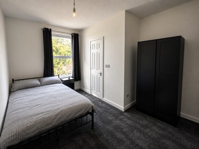 En-suite room available in Torquay Main Photo