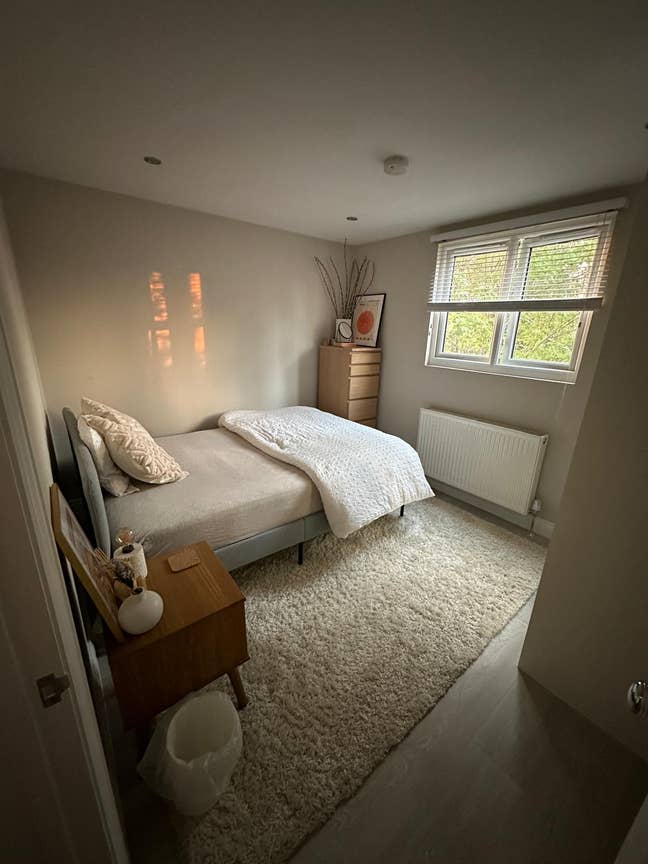 Beautiful Bright Room in Tottenham Hale Main Photo