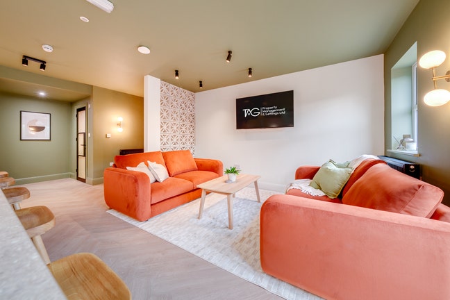 Brand New All En Suite Professional House Share Main Photo