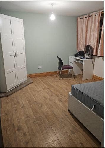 Spacious Double Room Available – B23 7Tj Main Photo