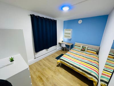 East London – E14 🏠 Canary Wharf Zone 2 Main Photo
