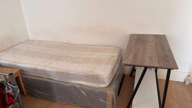 Furnished Sharing Room – E13 9QA – &pound;300 pcm Main Photo