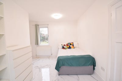 Luxurious Room, No Carpet Bills Included  Main Photo
