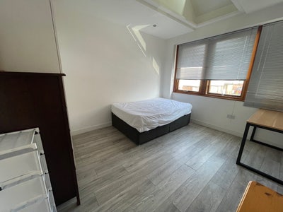 Modern Double Room Available Immediately  Main Photo