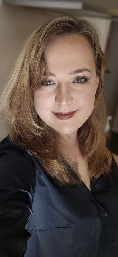 Friendly queer professional looking for buddy up Main Photo