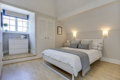 2 wnsuite rooms 5 min from Wimbledon Station Main Photo