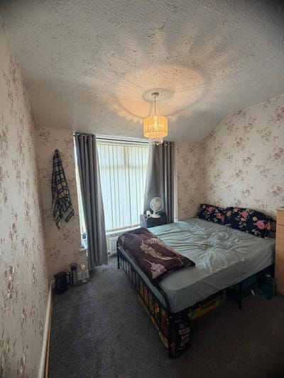 Spacious Double Room Available – SN2 7AH Main Photo