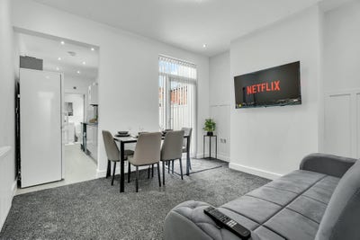 Newly Refurbished Two-Bedroom House | Fully Furnis Main Photo