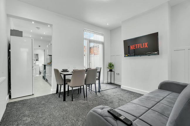 Newly Refurbished Two-Bedroom House | Fully Furnis Main Photo