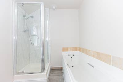 South Road - Double Rooms - Great Location  Main Photo
