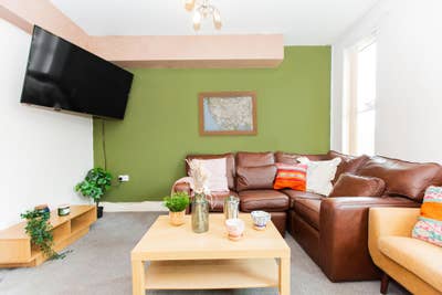South Road - Double Rooms - Great Location  Main Photo