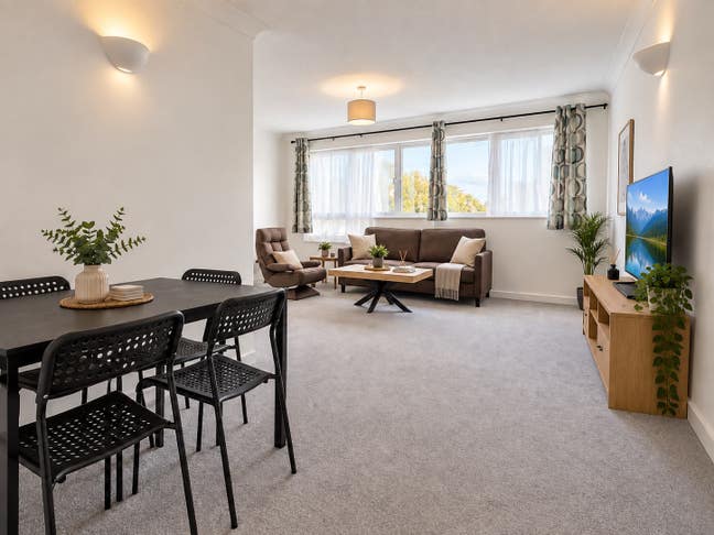 Modern 2 Bed Flat in the heart of Sutton Main Photo