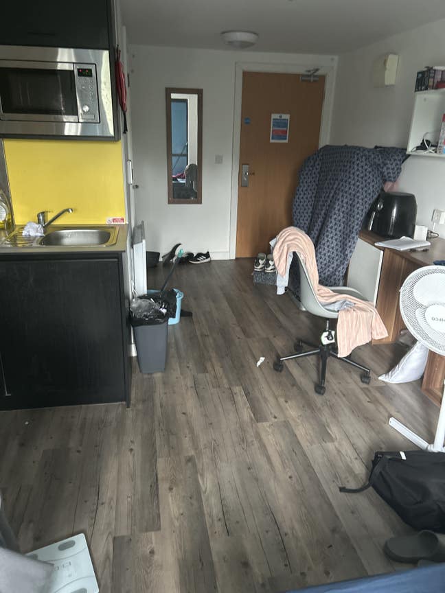 Classic Studio tenancy takeover! Main Photo