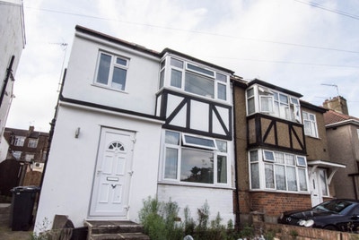 Studio, Chartley Avenue, Neasden, NW2 7QY Main Photo