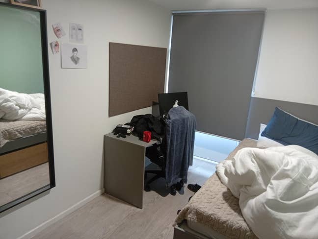 Queen court - 1 room available  Main Photo