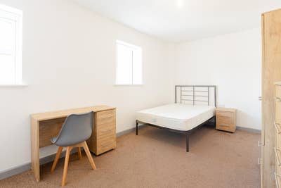 Furnished 2–7-bedroom flatshares bills included Main Photo