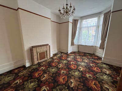  6-Bedroom House Available – N22  Main Photo
