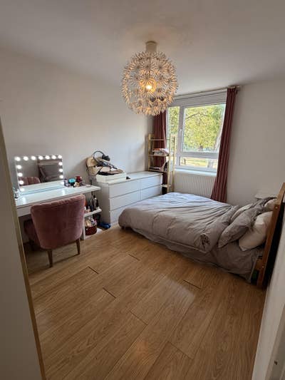 BIG room beautiful location Main Photo