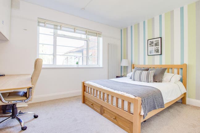 ☀️ Lovely Room in 4Bed | W5 ☀️ Main Photo