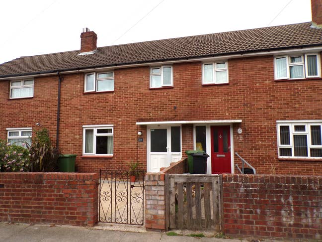 Three Bed House to Let in Southsea Main Photo