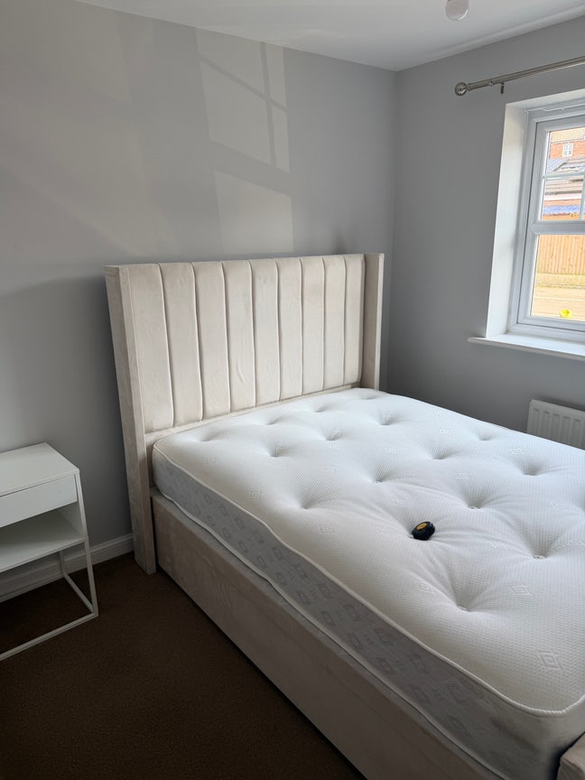 SpareRoom available in a 2-Bed Flat – Bolton Main Photo