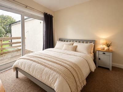 Preston Road -  En Suite Double Room Main Photo