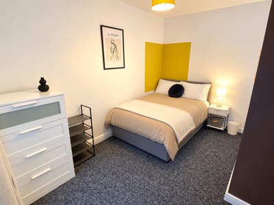 Room to rent, Bills INC, Mansfield Main Photo