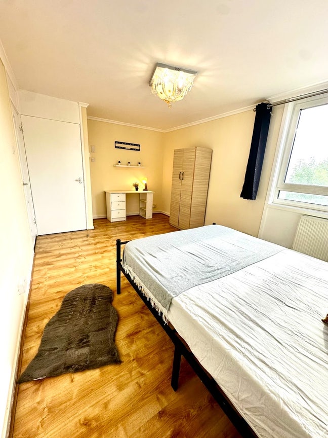Bright 4 Bedrooms in Kensington Main Photo
