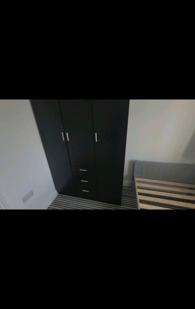 Bright Single Room Furnished *Negotiable*  Main Photo