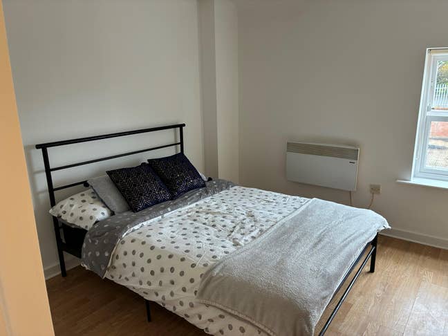 Single Room with Kitchen Main Photo
