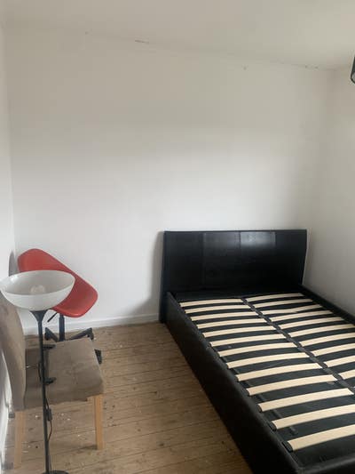 4-Bedroom House in Glyn Road, E5 — Discounted Rent Main Photo