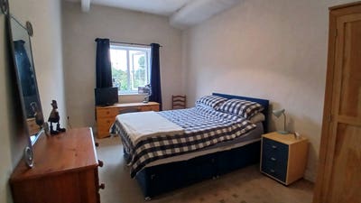 Double furnished room available. Main Photo