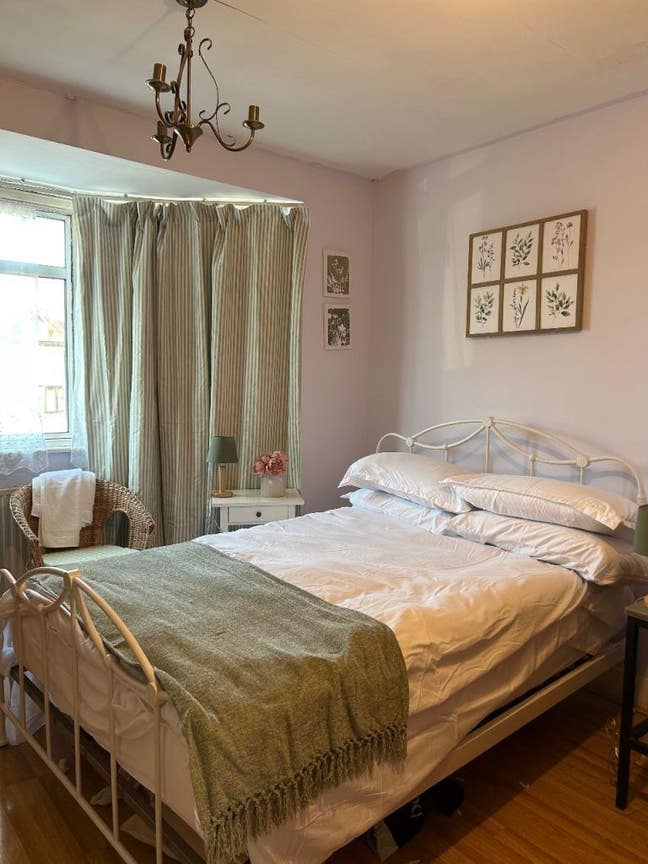 Furnished Double Room Is Available for Female  Main Photo