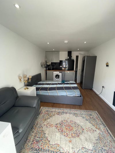 🏡 Luxury Brand New Studio | All Bills Included Main Photo
