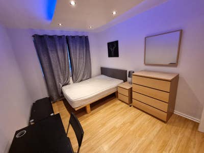 11th OCTOBER - Furnished double room available! Main Photo