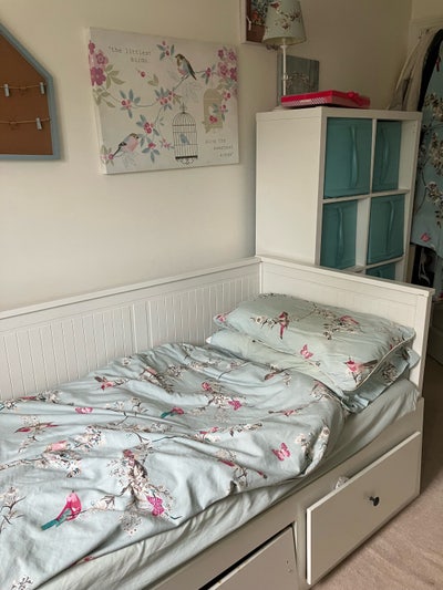 Single room with use of bathroom Main Photo