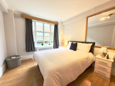 Master Room in Hyde Park ideal for couples Main Photo