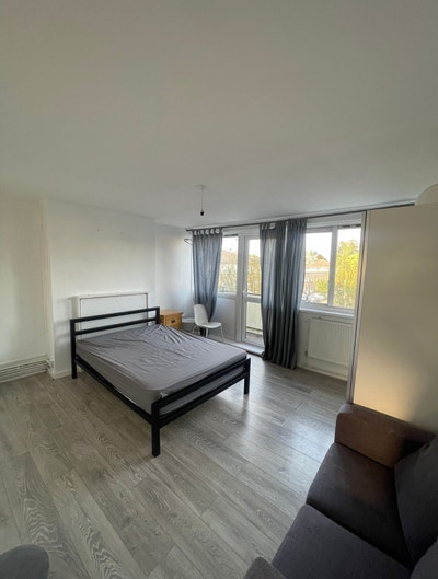 Double Room Near Aldgate East/Couple wc + Balcony  Main Photo