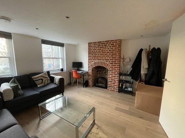 Beautiful second BR on Bermondsey Street from Nov Main Photo